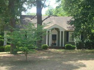 705 N Dooly St, Montezuma, GA 31063