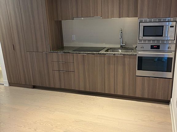4th image of 955 Bay St #1218