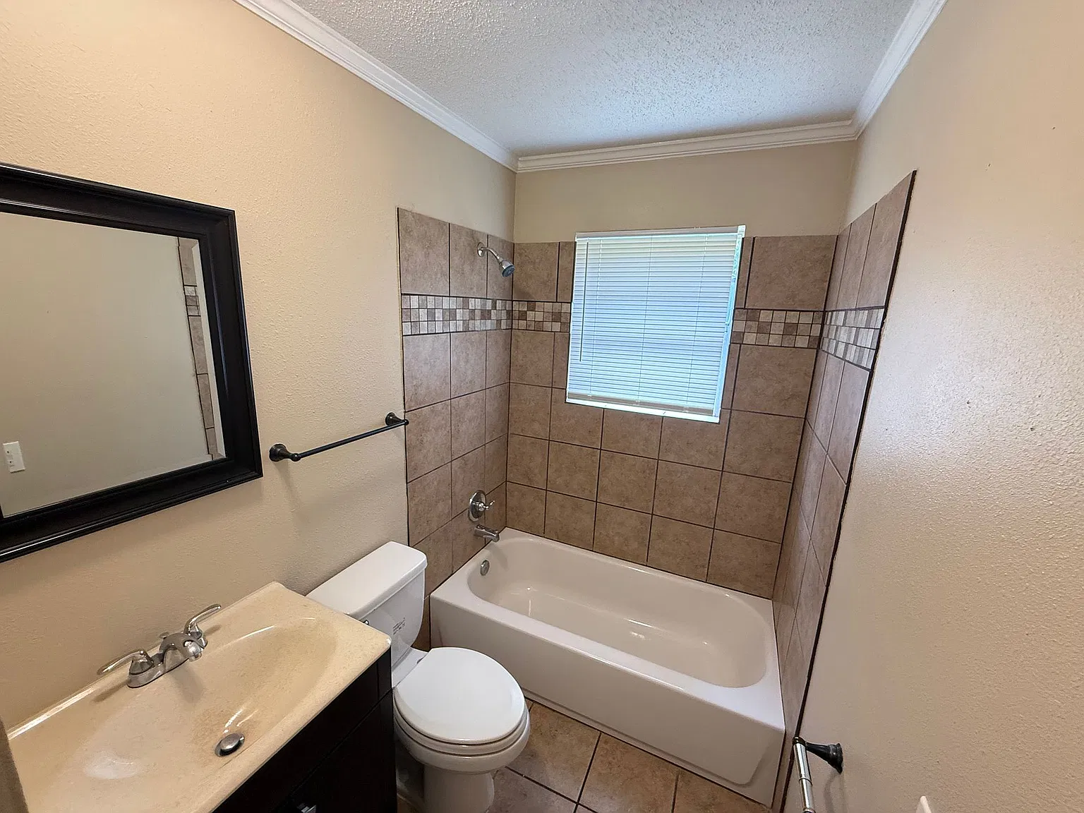 2477 Chattering Ln — Photo 2