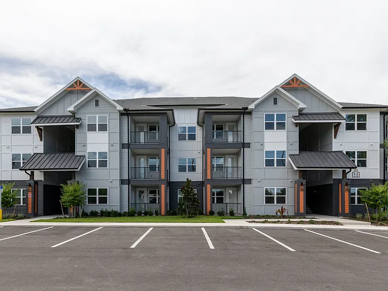 SW 38th Avenue Apartments — Photo 38