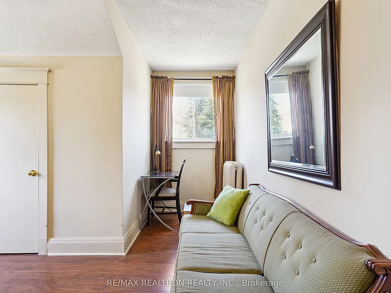 2585 Lake Shore Blvd W — Photo 26