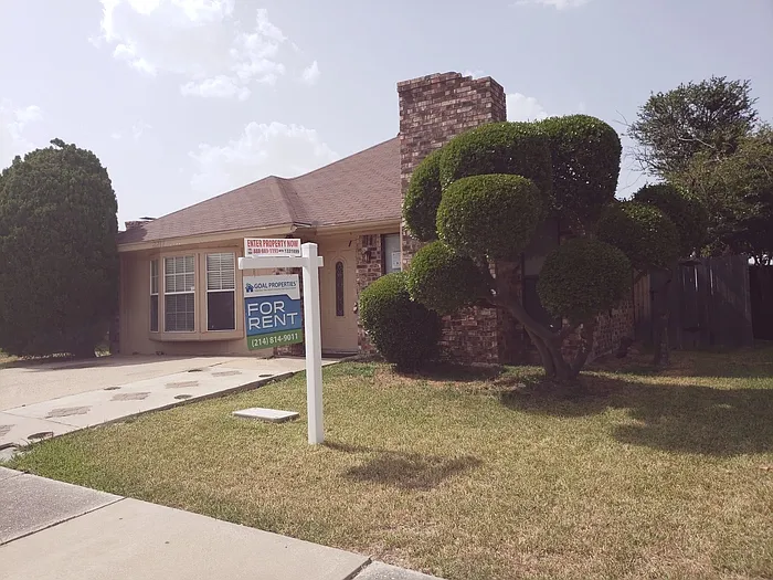 2217 Rockwood Dr — Photo 4
