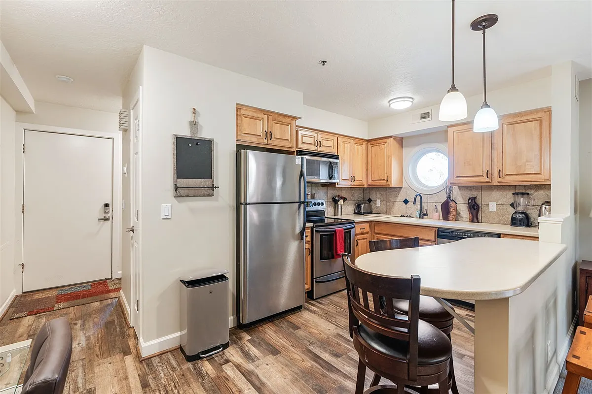 1 bed, 680 sqft, $1,800 — Photo 3