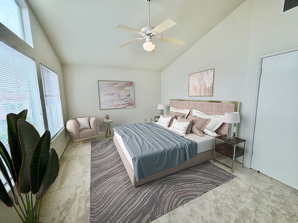 1st image of 318 Cerro Dr