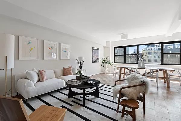 1st image of 165 E 72nd St APT 15D