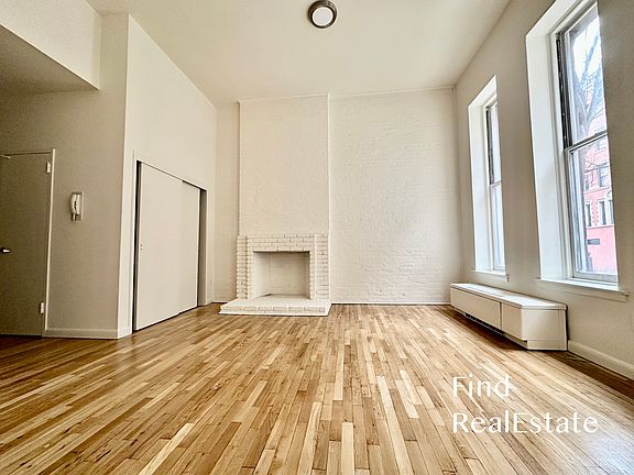 3rd image of 107 W 69th St #1F