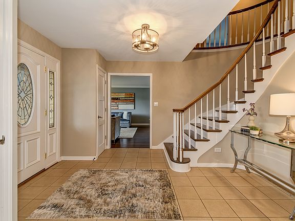 4th image of 44 Harris Ave
