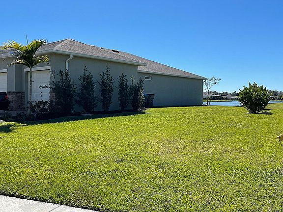 3rd image of 3060 Amadora Cir
