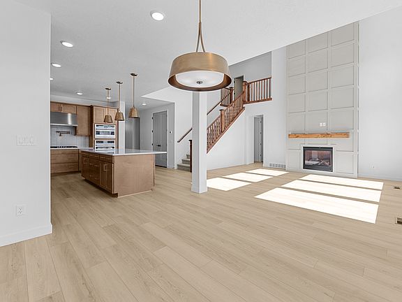 4th image of 1283 E Amaryllis Way