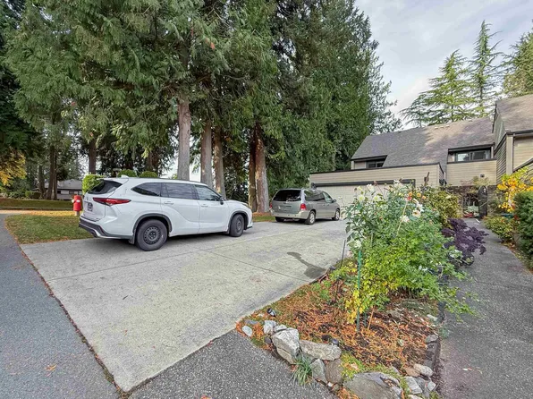 3701 Nico Wynd Dr, Surrey, BC V4P 1J1