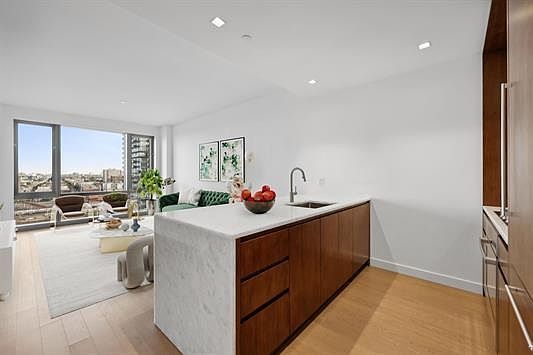 3rd image of 75 Park Ln #1503R