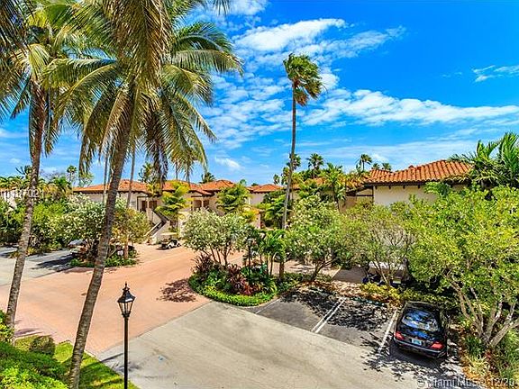 4th image of 19124 Fisher Island Dr #19124