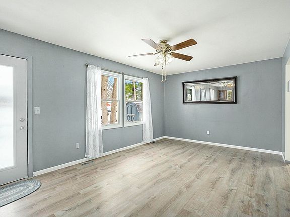 4th image of 517 Water St