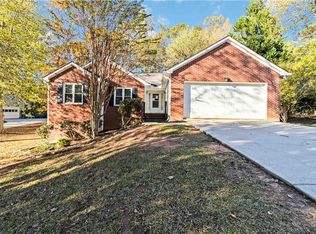 2400 Emerald Dr, Loganville, GA 30052