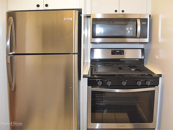 4th image of 150-156 W 56th St APT 4006