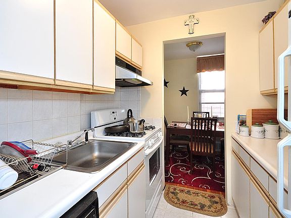 3rd image of 2390 Palisade Avenue #4K