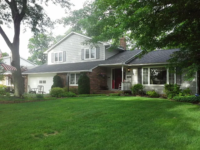 1023 Roland Rd photo 1