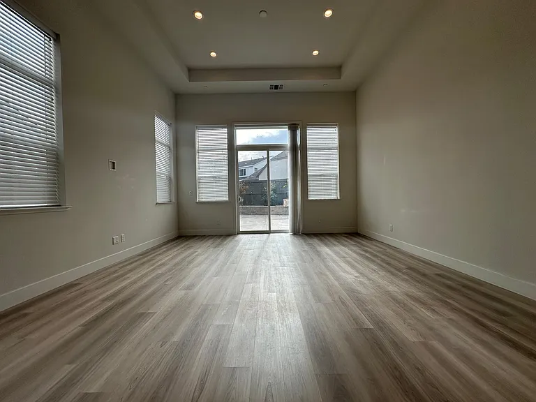 2918 Turner Ave — Photo 47
