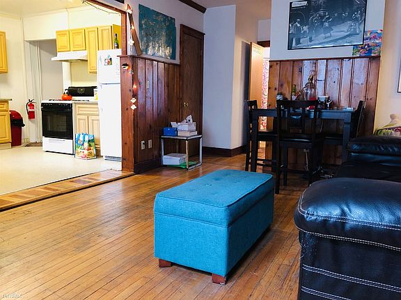 UNIT 1 - LIVING / DINING / KITCHEN