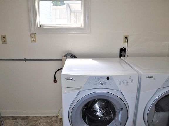 2nd image of 1508 Ford St