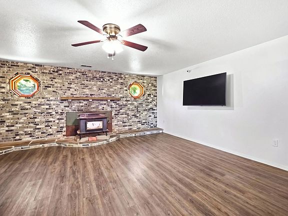 4th image of 2915 Fry Rd