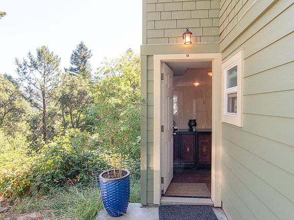 5th image of 21488 Beatrice Cir