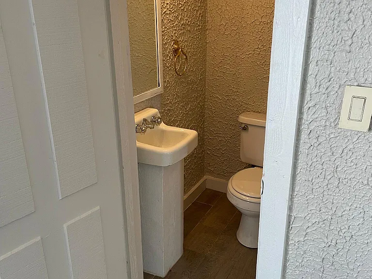 303 N Liberty St #1 — Photo 7