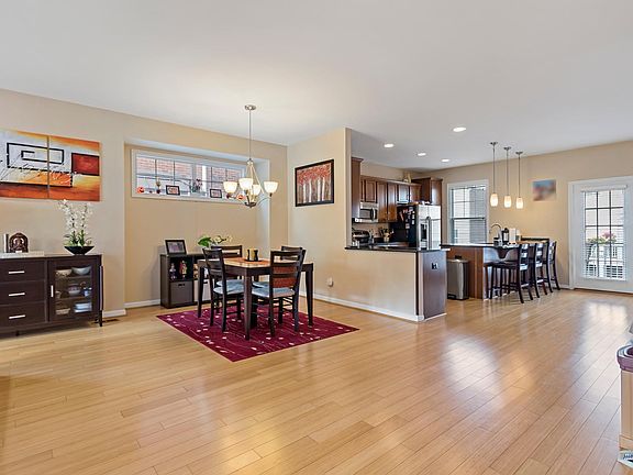 4th image of 3332 Marburg Square Ln