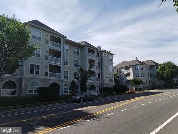2nd image of 4561 Strutfield Ln APT 3207