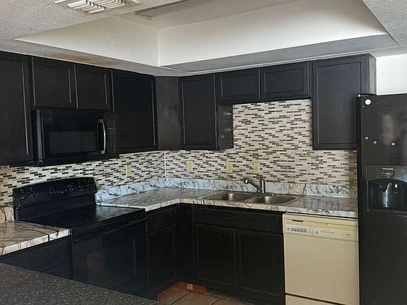 2nd image of 1135 Grove St
