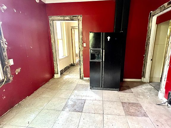 4th image of 2462 W McMicken Ave