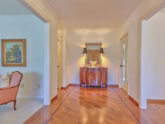 4th image of 107 Rockridge Ct