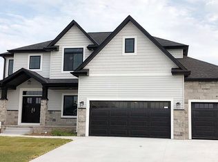 6535 Monarch Dr, Lincoln, NE 68516