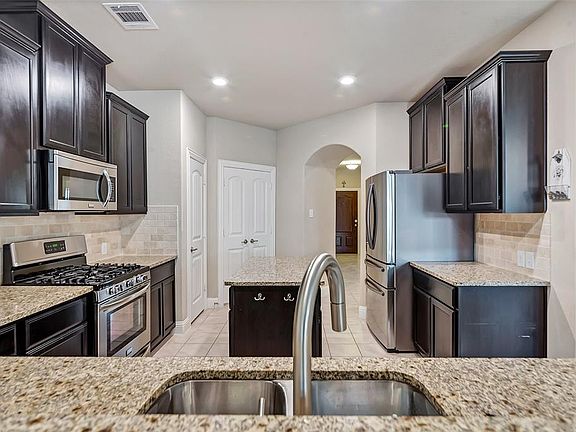 5th image of 4001 Blessington Dr