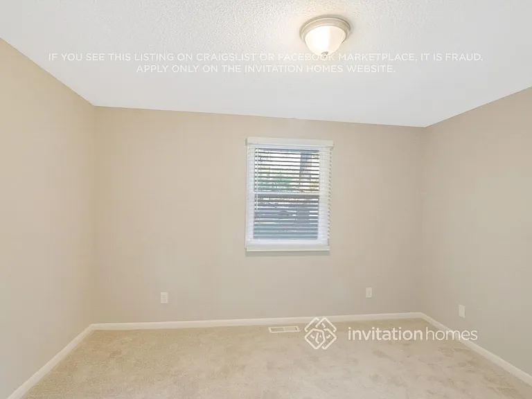 206 Park Ave — Photo 17
