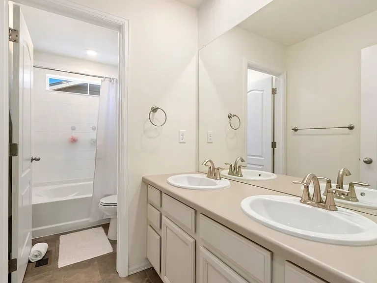 2927 Crusader St — Photo 25