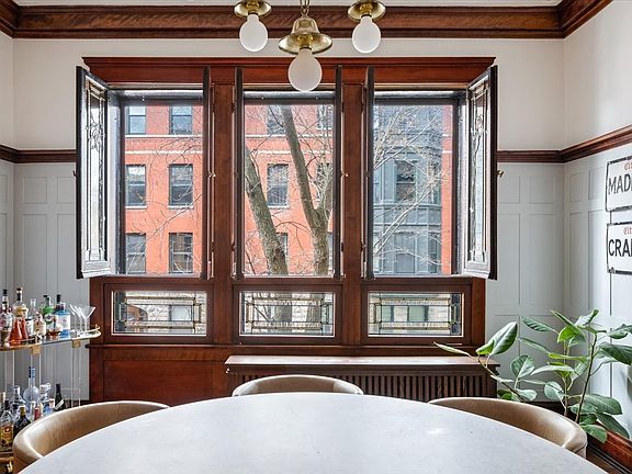 3rd image of 457 W Fullerton Pkwy #2