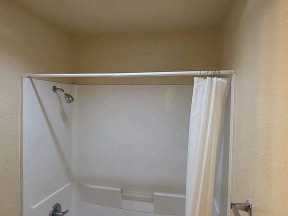 2nd image of 4675 Collier Rd Unit 1