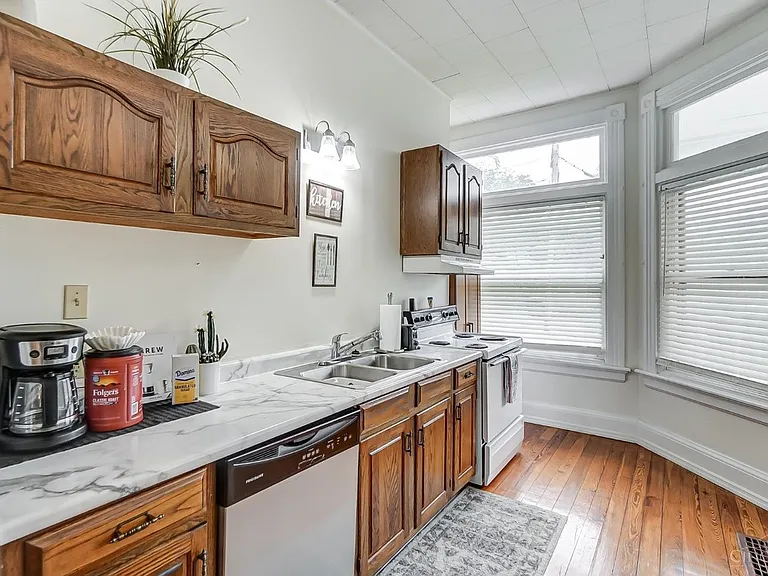 2126 Alpine Pl #1 — Photo 4