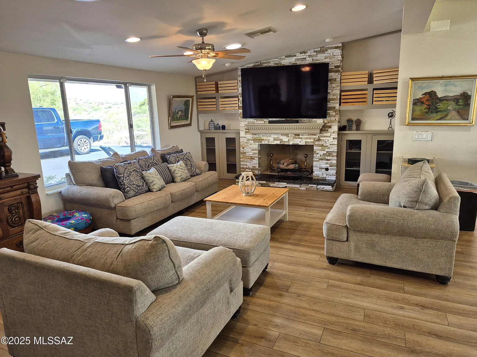 4 bed, 3.0 bath, 2556 sqft, $3,800 — Photo 4