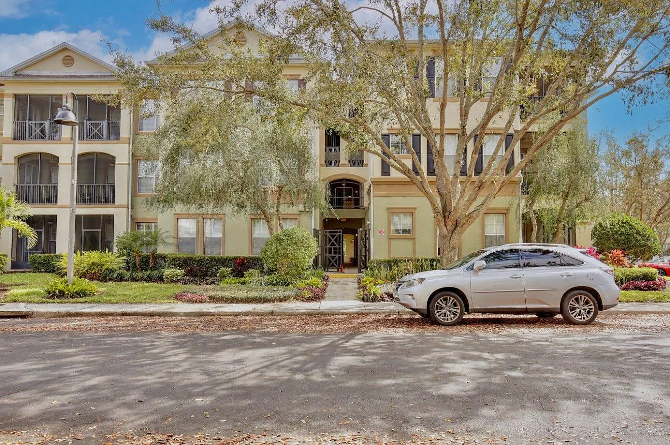 3 bed, 1455 sqft, $2,450 — Photo 1