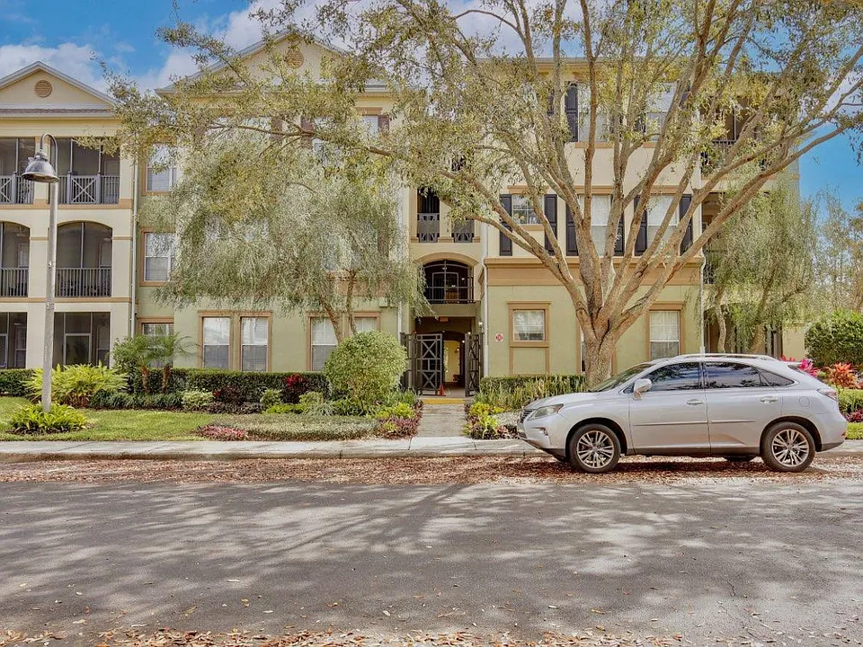 11564 Mizzon Dr #914