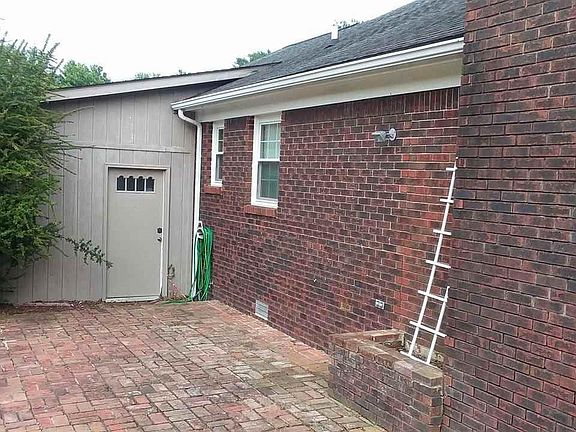 5th image of 203 Duffers Ln