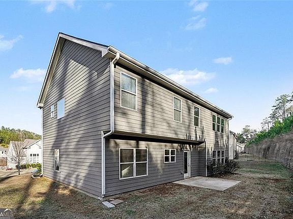 4th image of 221 Creek View Pl