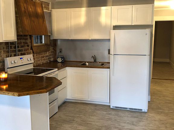 3rd image of 138 W Maud Ave APT 2