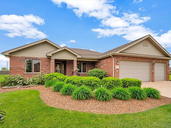 2nd image of 21160 S Wooded Cove Dr