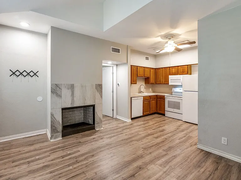 6220 Bentwood Trl #1207 — Photo 4
