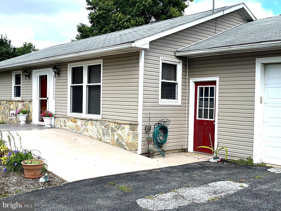 2nd image of 225 Upper Valley Rd