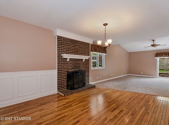 5th image of 24W679 Meadow Lake Dr