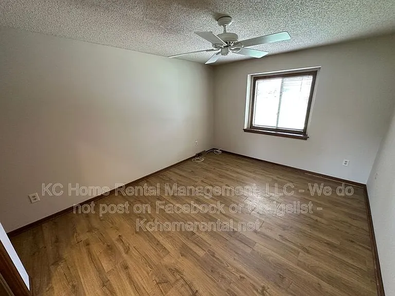 6251 Rene St — Photo 28